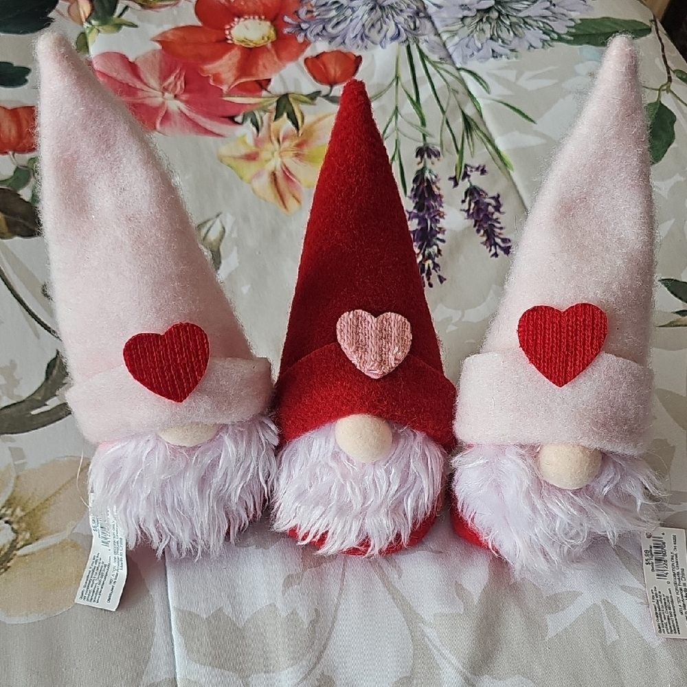 Set of Three Valentine Gnomes with Hearts